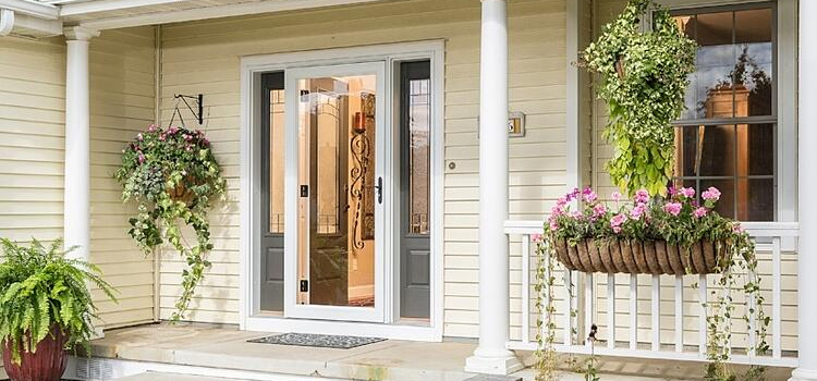 screen door installation in Woodridge